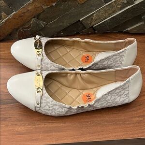 Michael kors Elegant White and Gray Women's Flats
